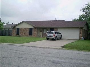 401 Shady Grove Dr, Granbury, TX 76049