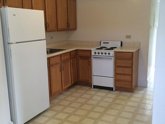 3rd image of 39181 N Lewis Ave APT 6