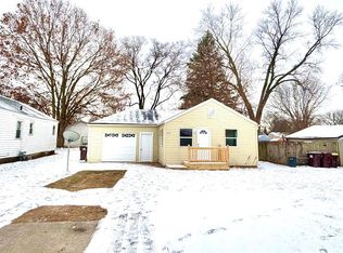 417 Wilshire Dr, Machesney Park, IL 61115