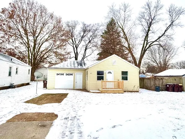417 Wilshire Dr, Machesney Park, IL 61115