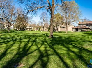 1709 E Otonka Trl, Sioux Falls, SD 57103