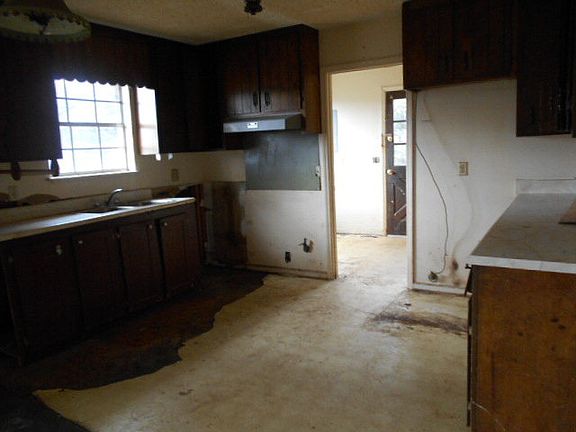 5th image of 5608 State Highway 24 W