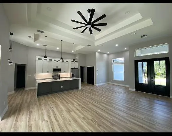 17237 Kellog Ave — Photo 2
