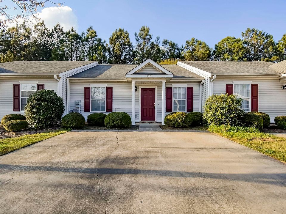 1st image of 451 Regency Park Dr