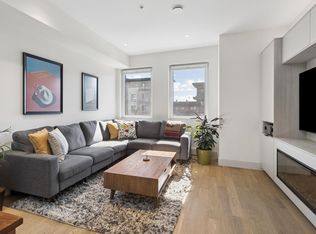632 E 3rd St #2, North Vancouver, BC
