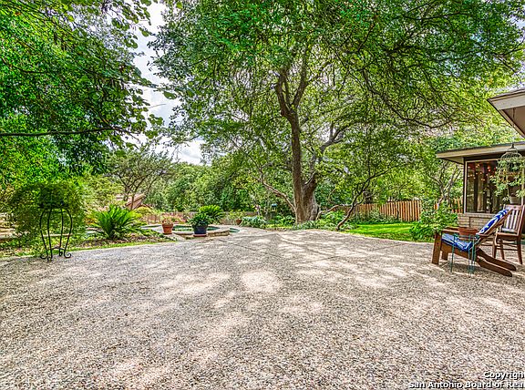 3rd image of 302 Country Wood Dr