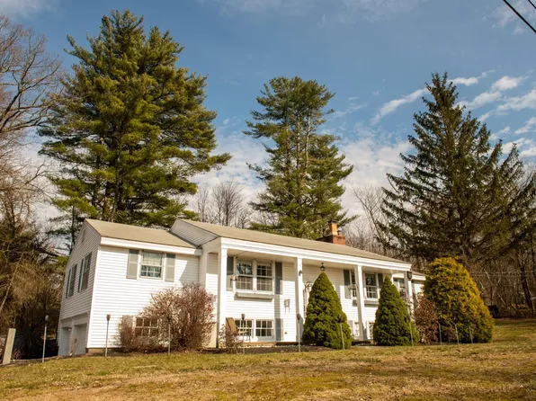 18 Colonial Drive, Bedford, NH 03110