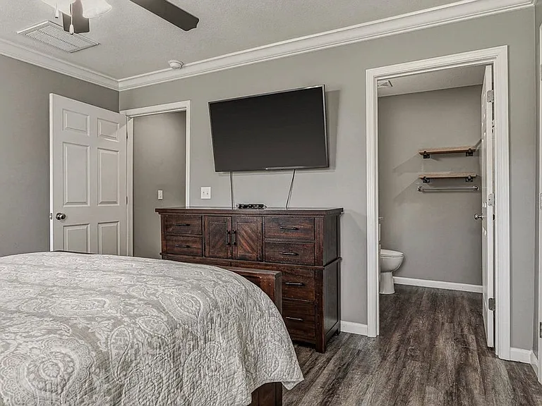4504 Regina Ct — Photo 37