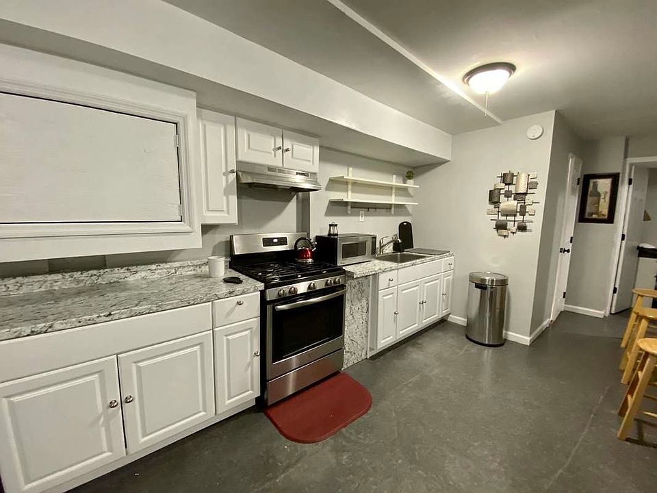 1st image of 81 Hart St #1A