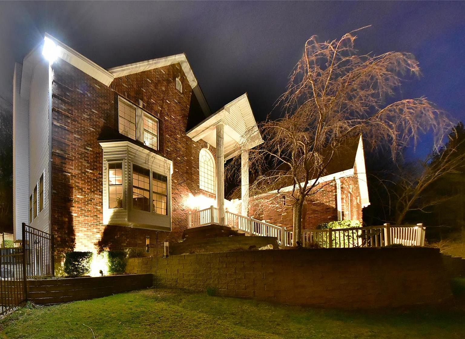 810 New Ballwin Rd, Ballwin, MO 63021 Zillow