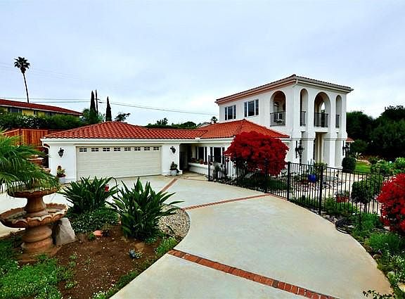 3rd image of 2540 Royal Crest Dr
