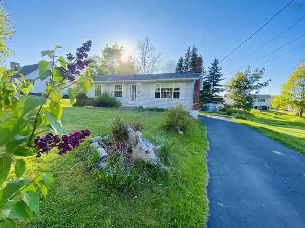 66 Ingrahams Ln, Westmount, NS B1R 1M3