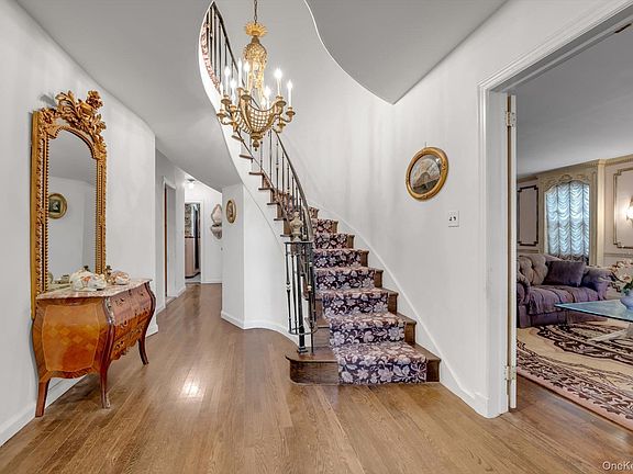 2nd image of 1559 Pebble Lane