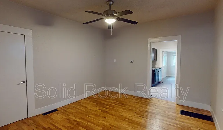 511 E Platte Ave #1 — Photo 3