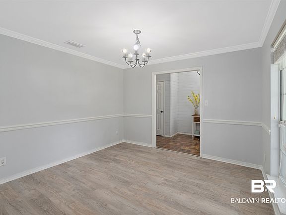5th image of 21960 Country Woods Dr