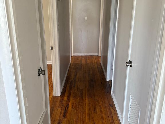 3rd image of 1716 Greenwood Ave