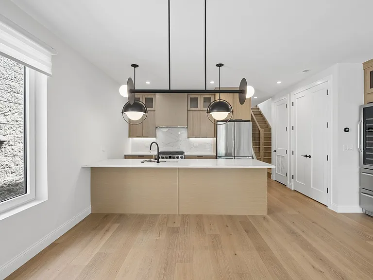 3739 N Clifton Ave #3 — Photo 14