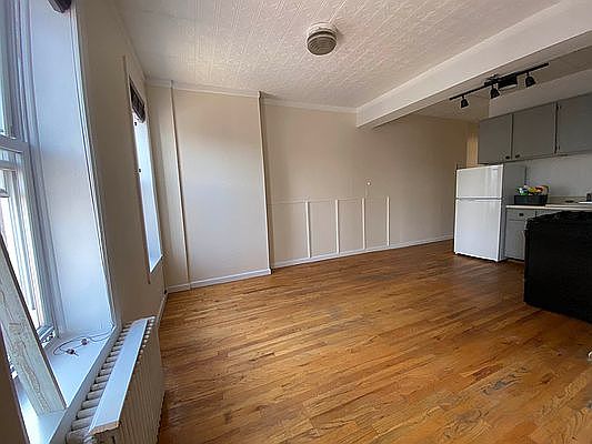 3rd image of 30 Withers St APT 4R