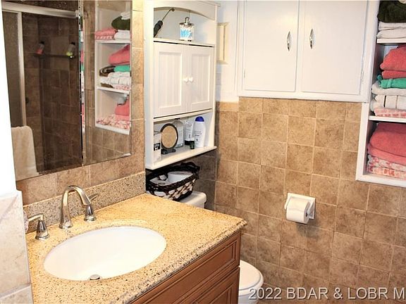 4th image of 173 Fallen Oak Cir