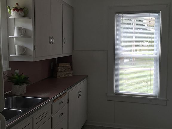 5th image of 7106 Colorado Ave