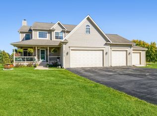 2415 N Patricia Ln, McHenry, IL 60051