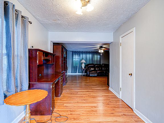 5th image of 209 44th Ave