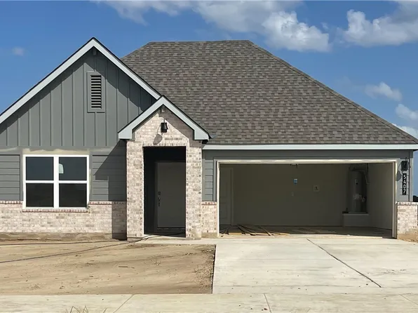 5407 Smith Lake Blvd, Bryan, TX 77807