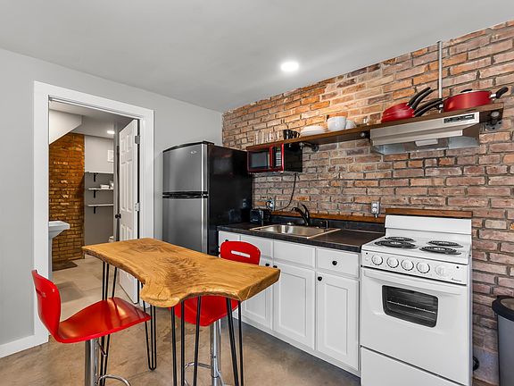 4th image of 622 Broadway St #7