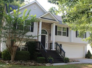 4365 Round Stone Dr, Snellville, GA 30039