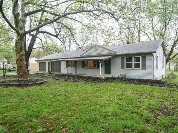 8201 Spring Valley Rd, Raytown, MO 64138