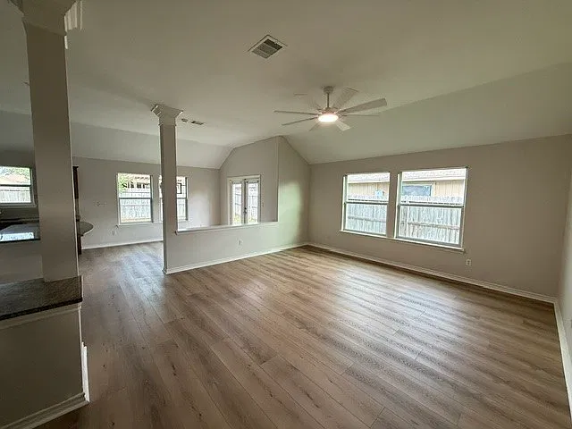 3 bed, 2.0 bath, 1591 sqft, $2,195 — Photo 2