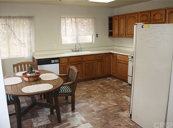 5th image of 33045 Hillside Dr