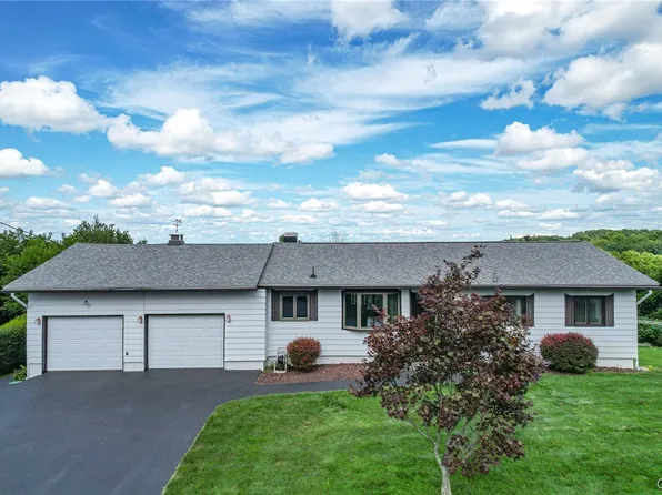 212 Monte Vista Dr, Camillus, NY 13031