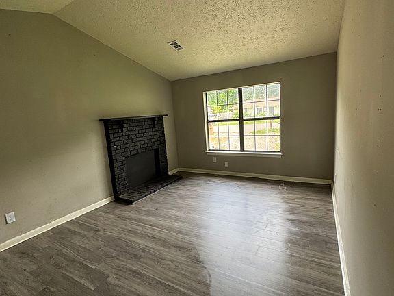 3rd image of 3552 Chesapeake Dr #1