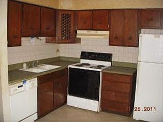 2nd image of 1S306 Holyoke Ln