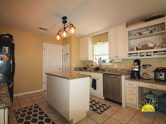 5th image of 4524 Parkwood Ln E