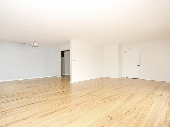 4th image of 339 Outwater Ln #339