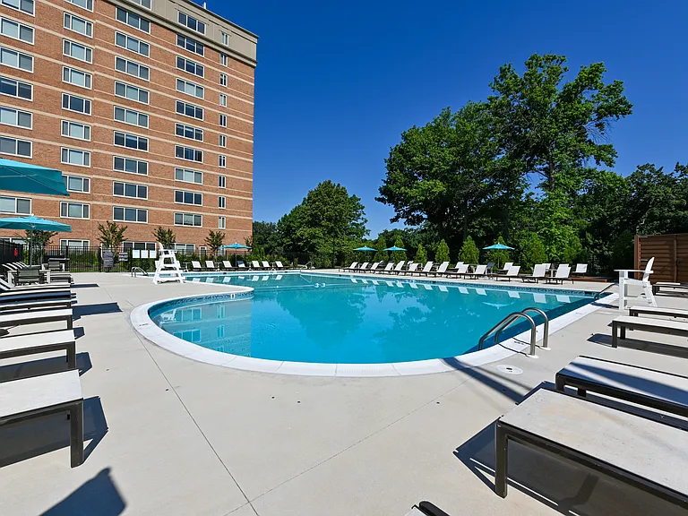 Potomac Towers — Photo 12