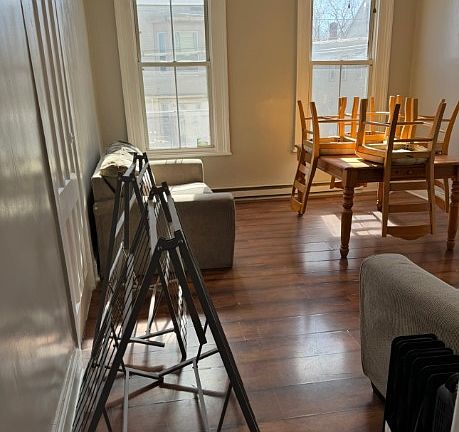 2nd image of 21 Sloan St #2