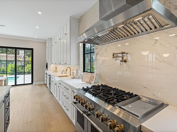 5th image of 1016 SE 8th Street