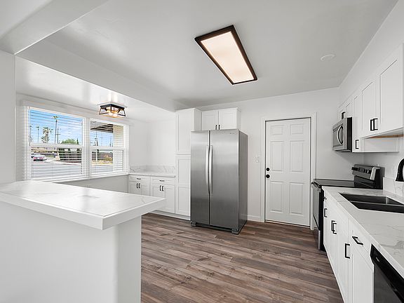 5th image of 6378 Streamview Dr