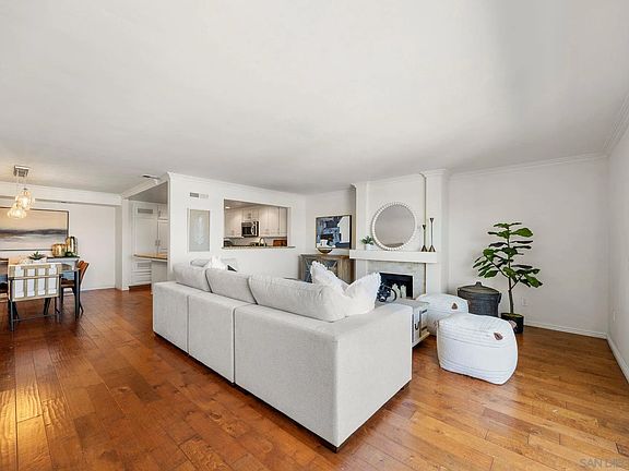 4th image of 36 Montego Ct