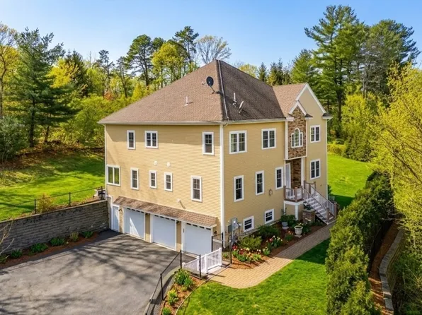 98-98R Walnut St, Shrewsbury, MA 01545