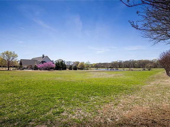 5th image of 4905 Shady Knolls Dr