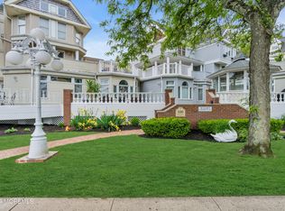 100 1st St APT 8, Keyport, NJ 07735