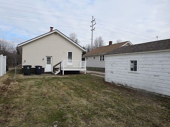 4th image of 1124 Burkhardt Ave