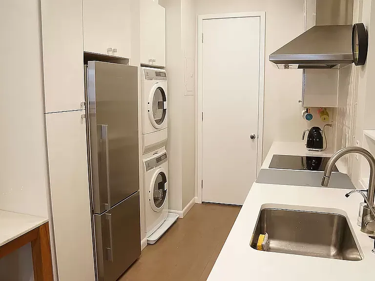 139 E 30th St #1B — Photo 5
