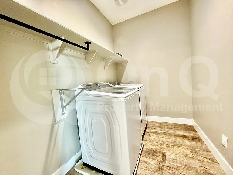 687 W Flintlock Way — Photo 27