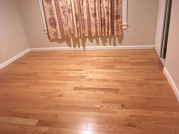 5th image of 528 Bird Ave
