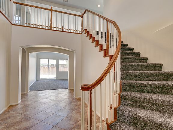 3rd image of 310 Canary Ct
